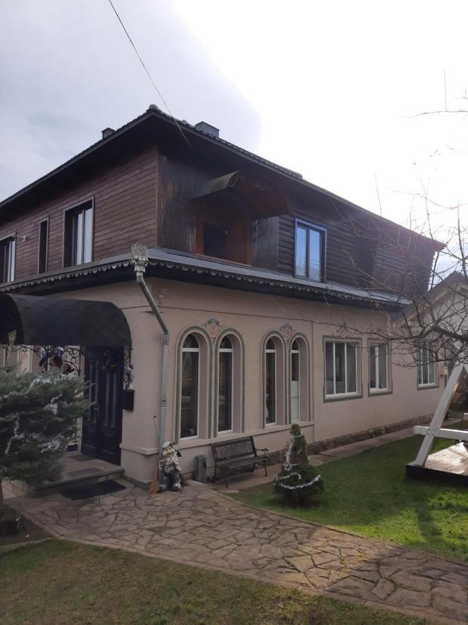 Садиба У Крайлюків Jaremtsche Exterior foto